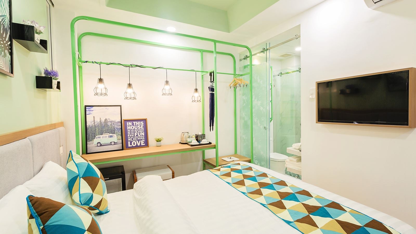 rooms-room-superior-interior-no-window