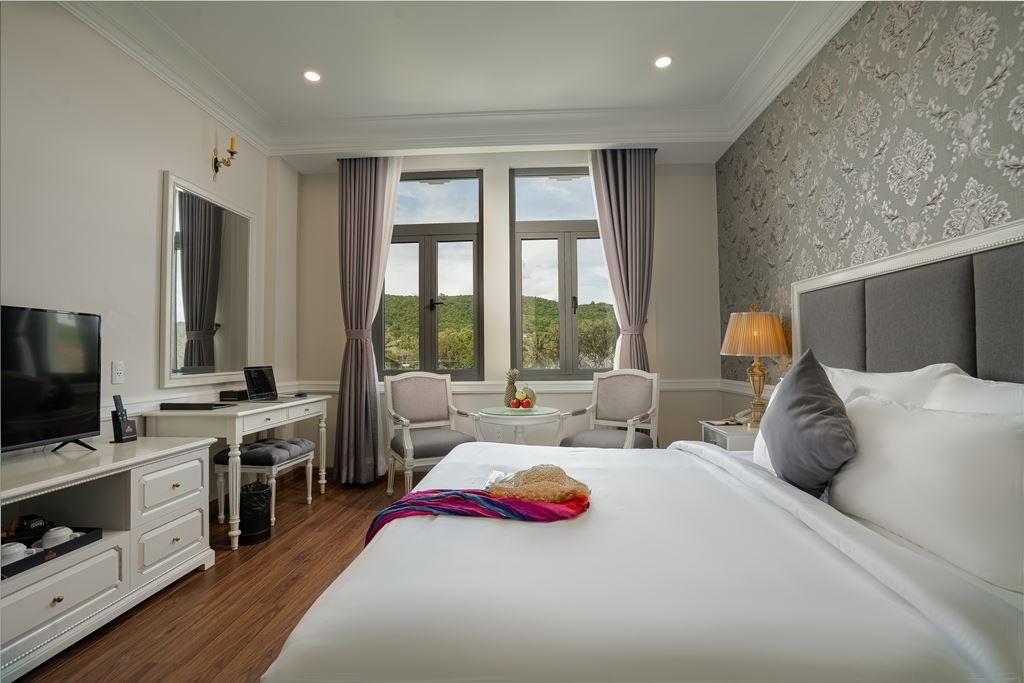 rooms-deluxe-room-city-view-child-without-extra-bed