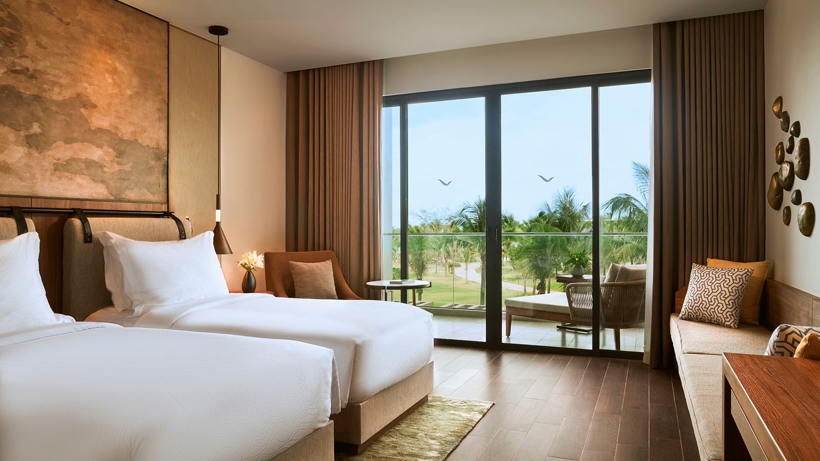 rooms-superior-garden-view-with-balcony