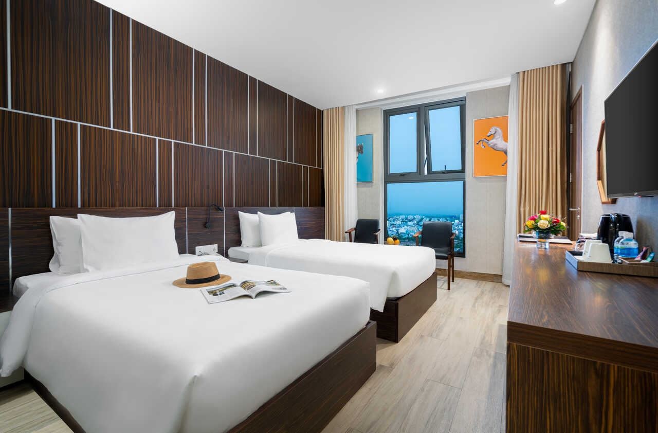 rooms-family-city-view