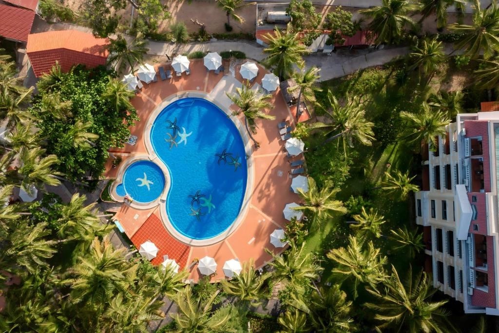 pools-outdoor-pool