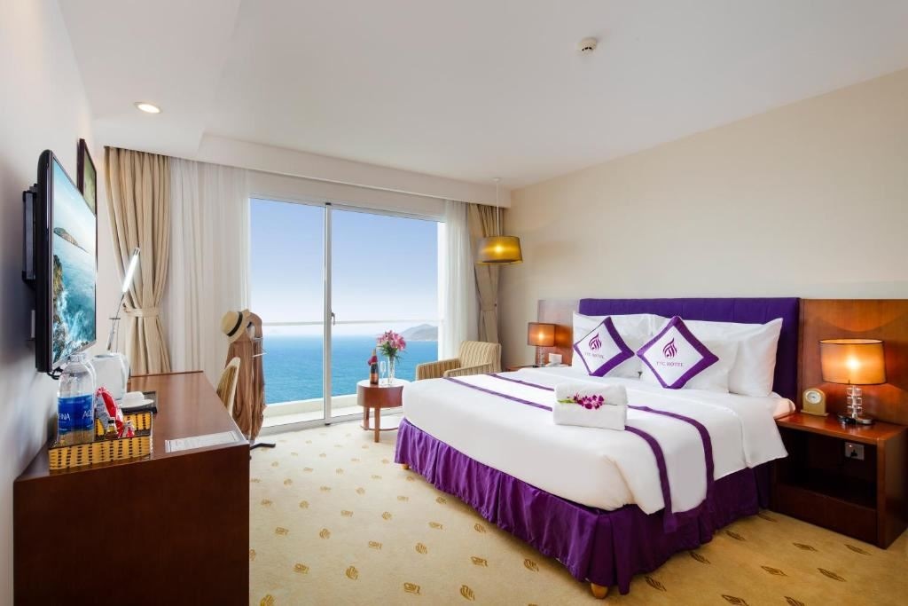 rooms-suite-ocean-view-king