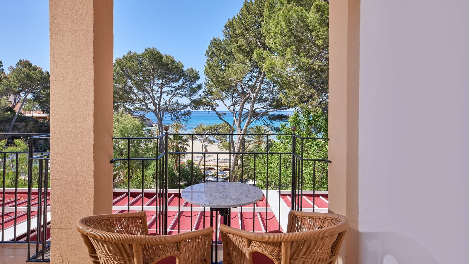 rooms-double-deluxe-front-sea-view-balcony-or-terrace