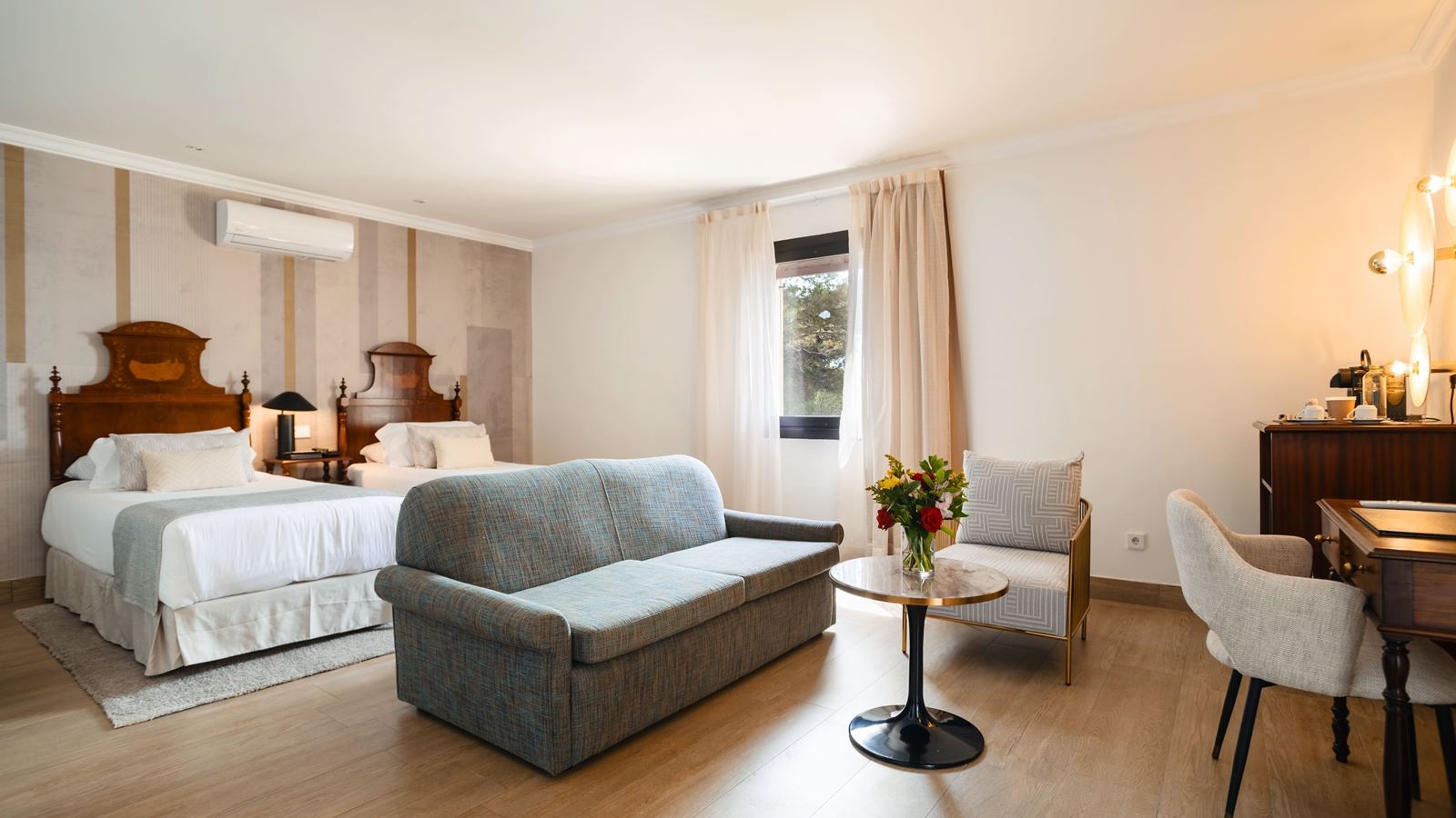 rooms-juior-suite-sea-view-front-preffered-club