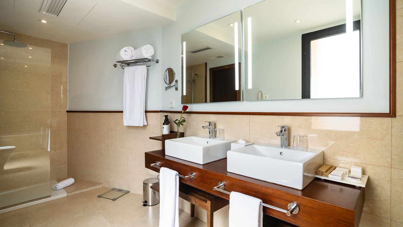 rooms-suite-sea-view-preffered-club