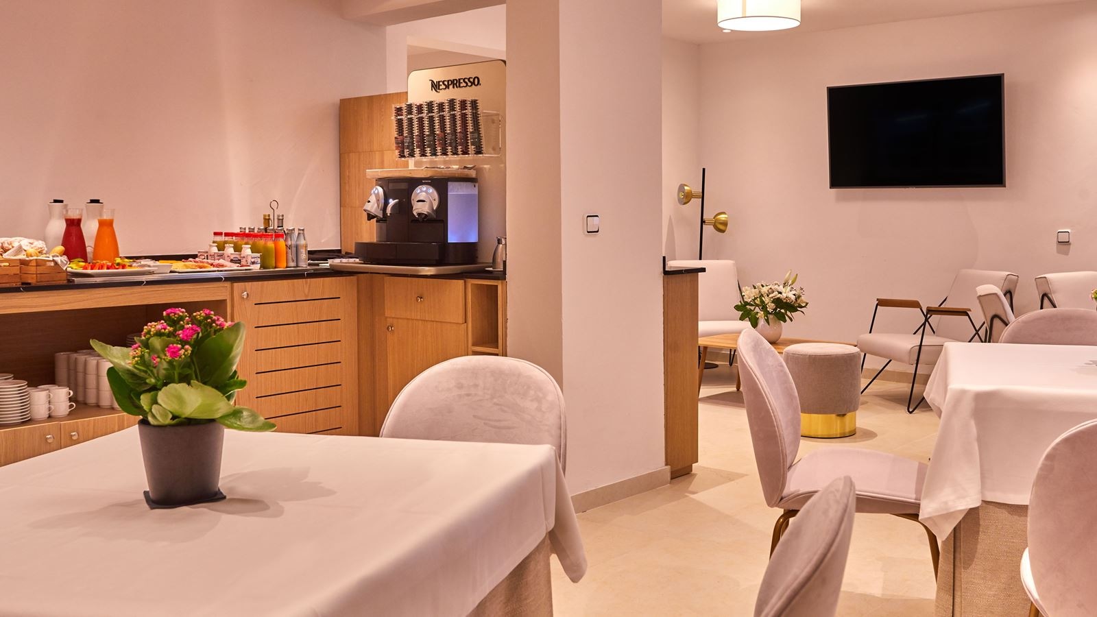 rooms-juior-suite-sea-view-front-preffered-club