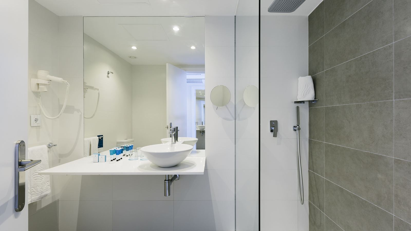 rooms-my-favorite-club-double-frontal-sea-view-balcony