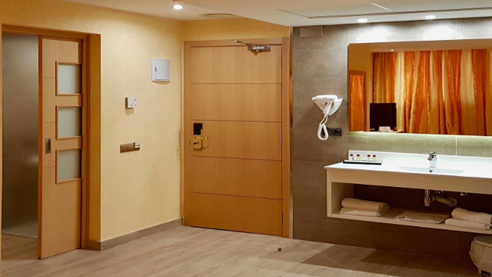 rooms-family-room-balcony-or-terrace