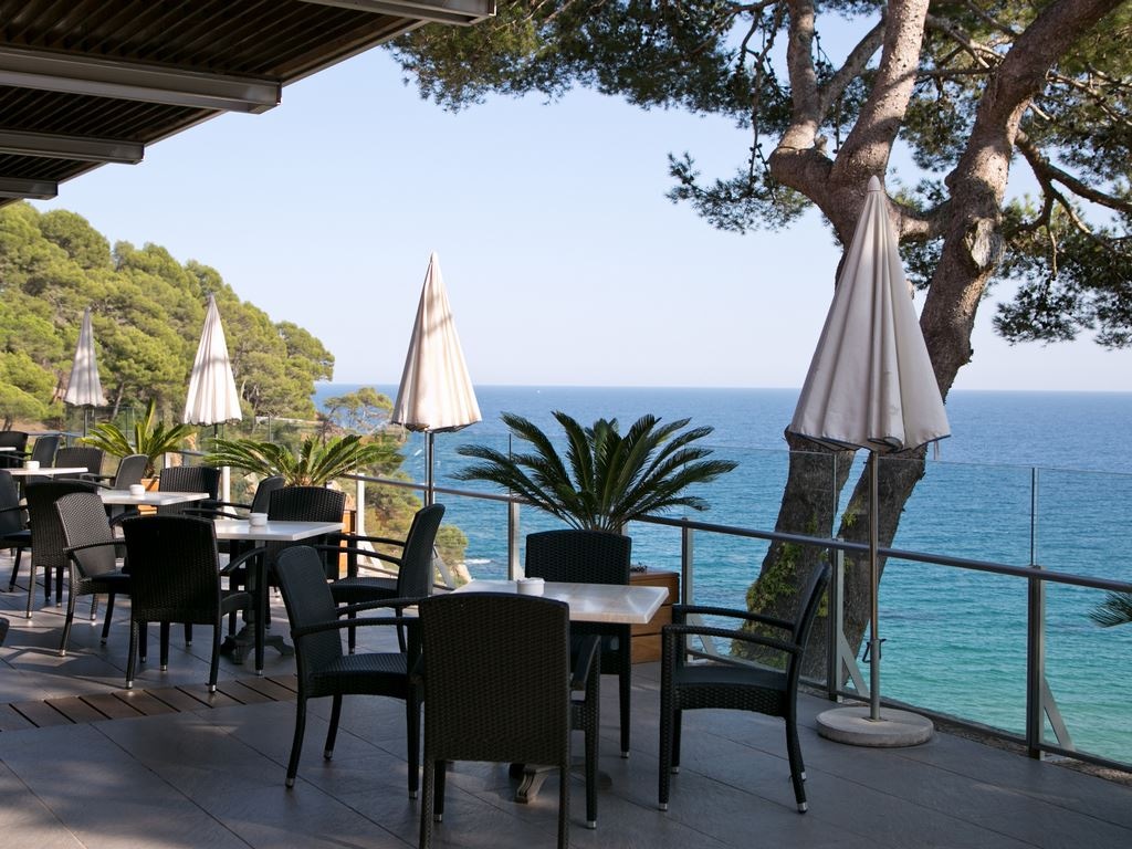 restaurants-restaurant