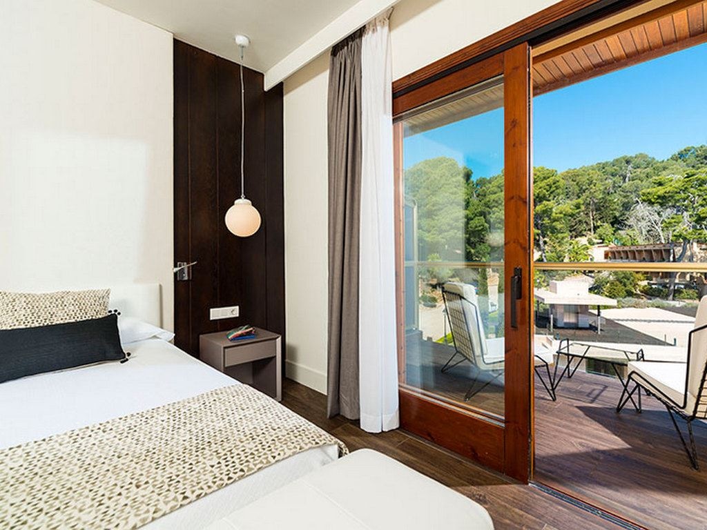 rooms-gardenview-room-balcony-or-terrace