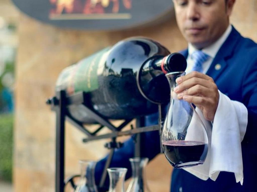 restaurants-pool-barbeach-bar-moet--chandon-beach-loungebraserie