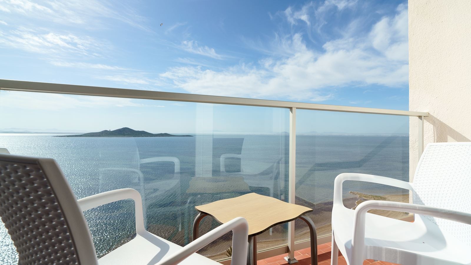 rooms-double-superior-frontal-minor-sea-view