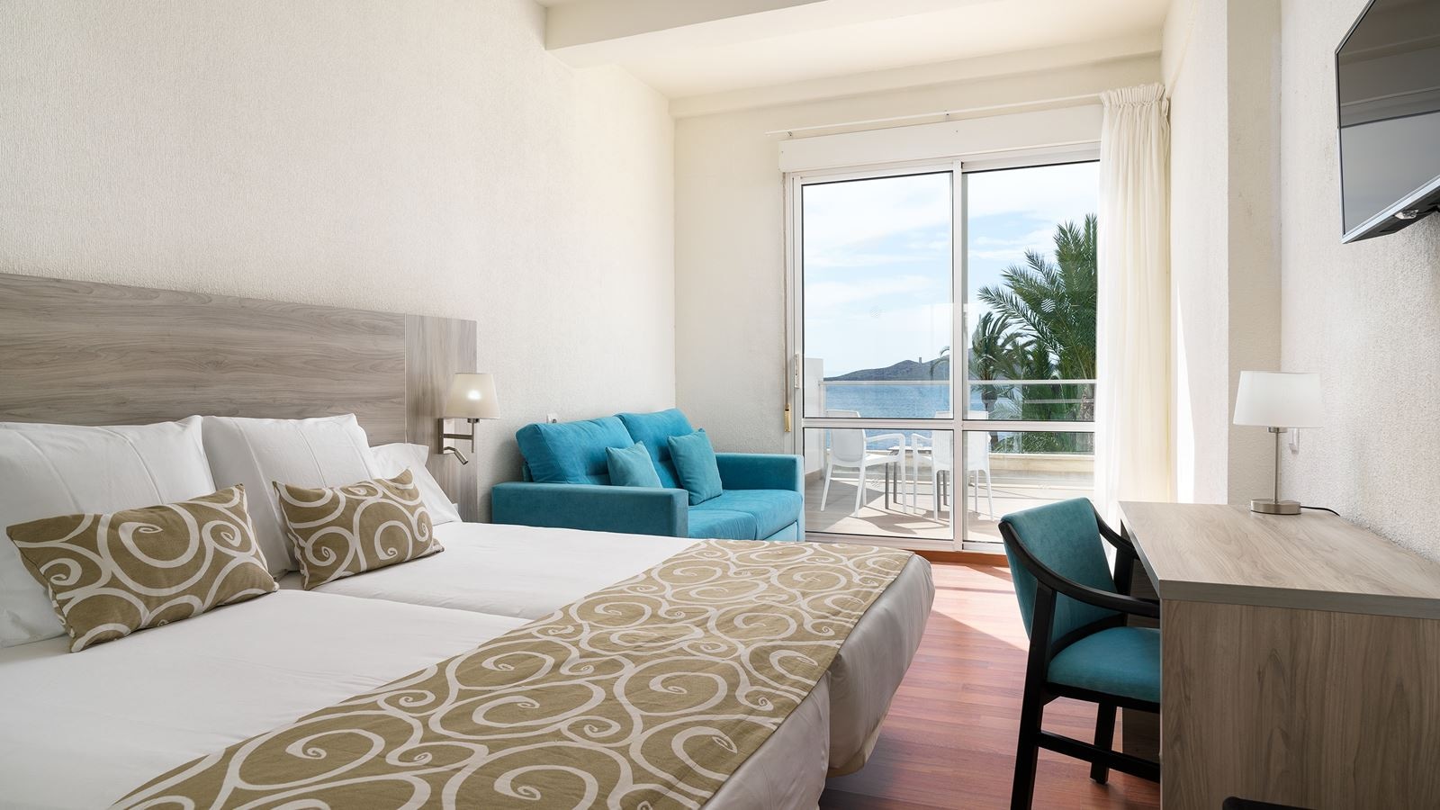rooms-double-superior-minor-sea-view-with-terrace