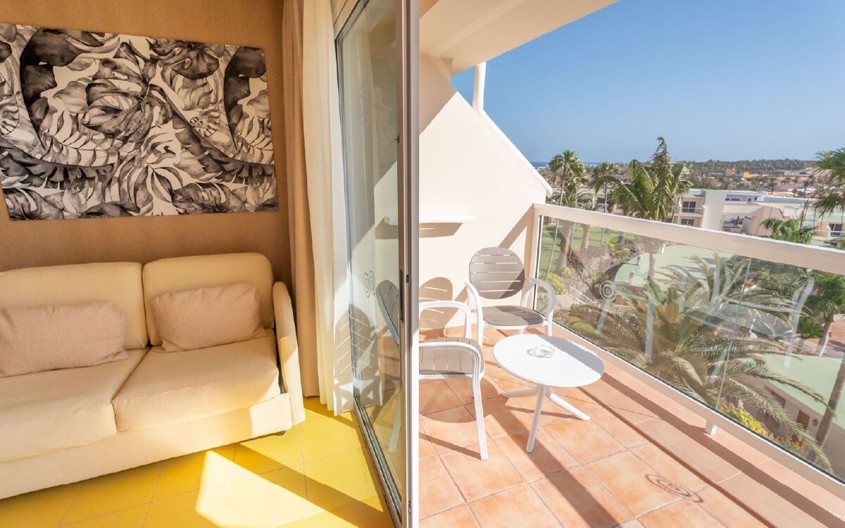 rooms-double-room-pool-view-with-balcony-or-terrace