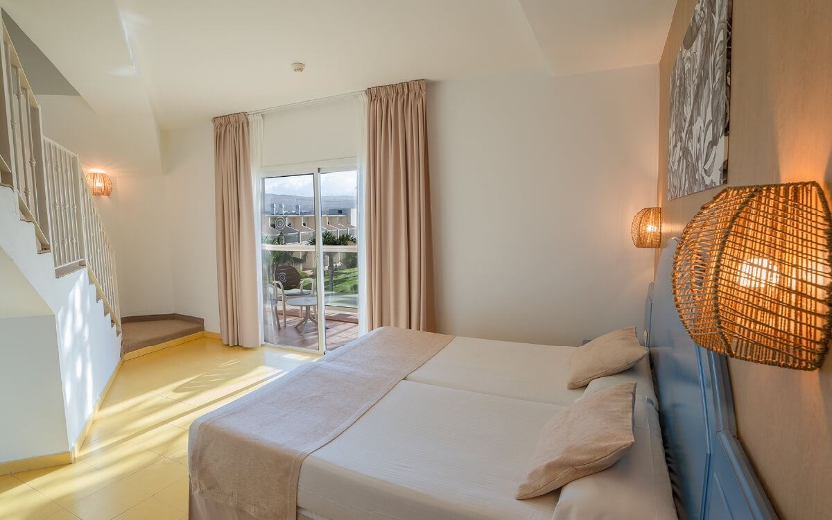 rooms-familyduplex-room-pool-view-with-balcony-or-terrace