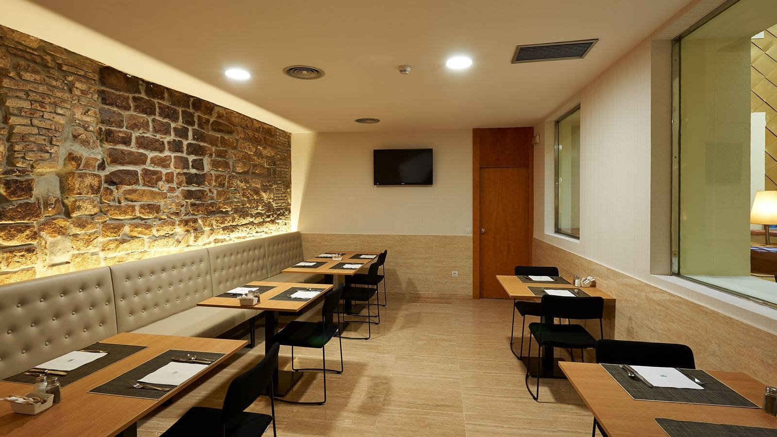 restaurants-restaurants