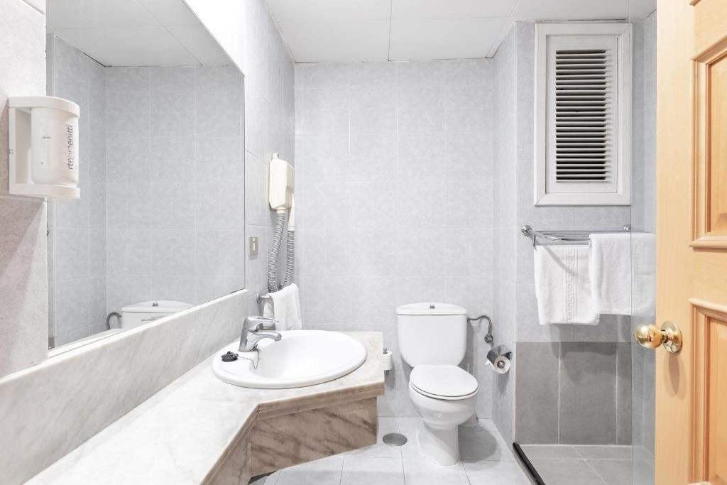 rooms-family-room-standard
