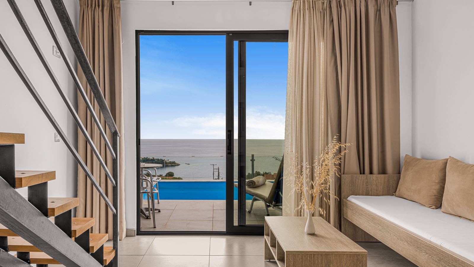 rooms-maisonette-sharing-pool-sea-view
