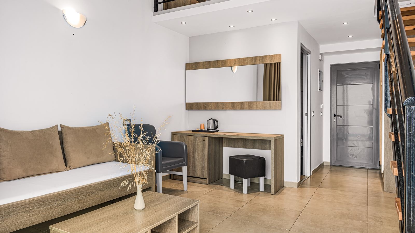 rooms-maisonette-sharing-pool-mountain-view