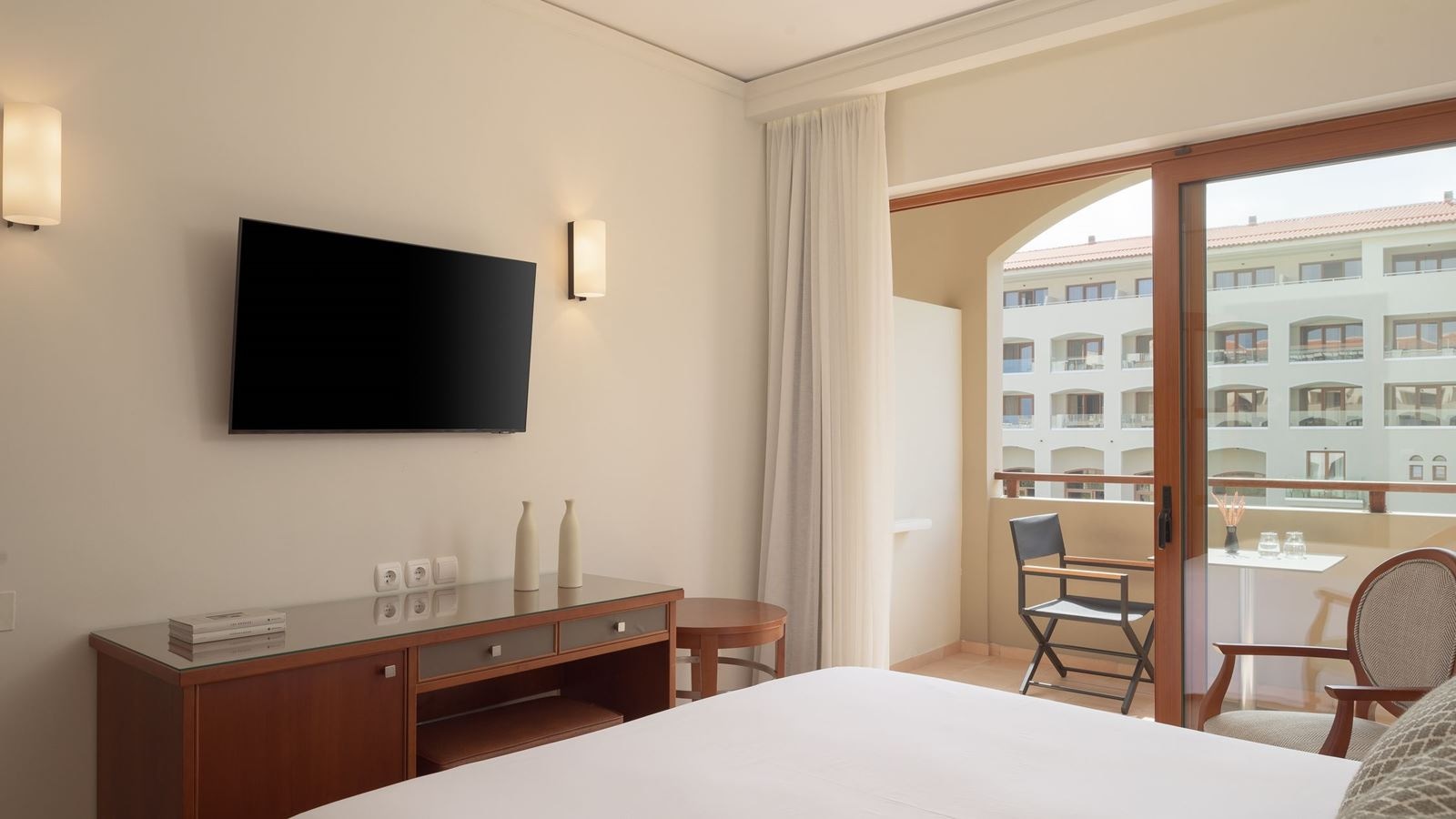 rooms-family-1-bedroom