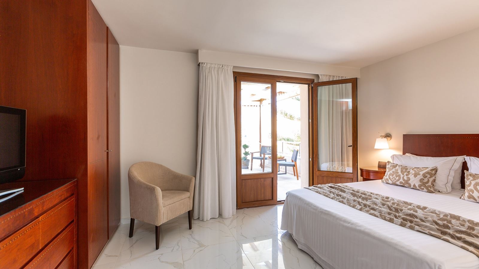 rooms-premium-suite-family-with-jacuzzi