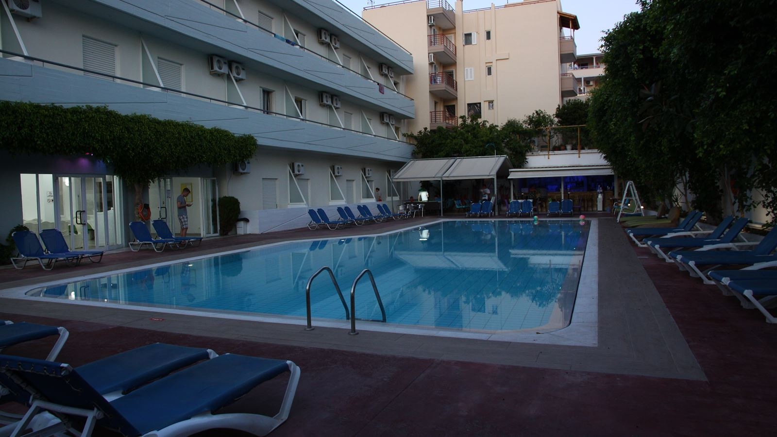 pools-outdoor-pool