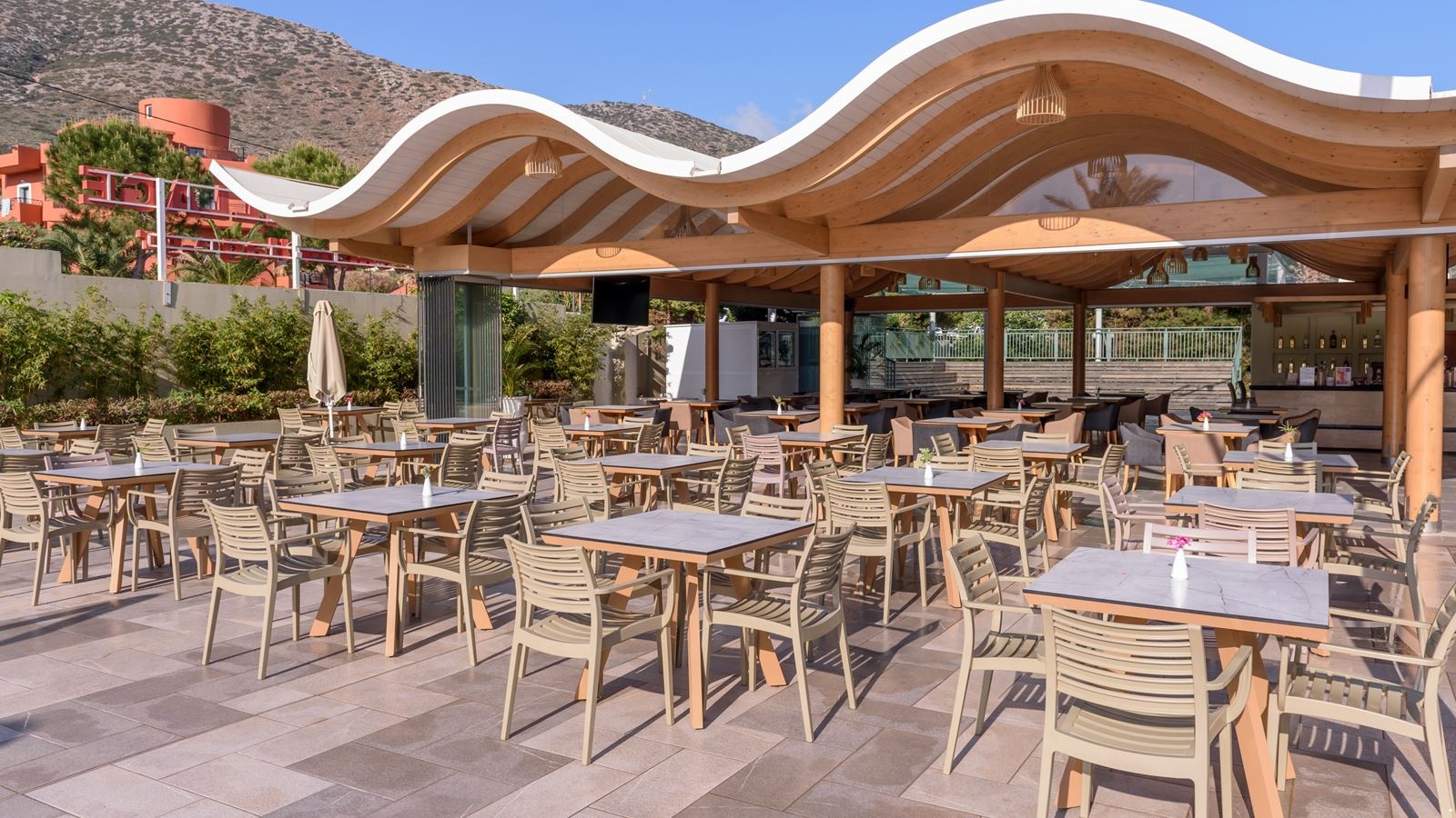 restaurants-dionyssos-snack-pool-bar