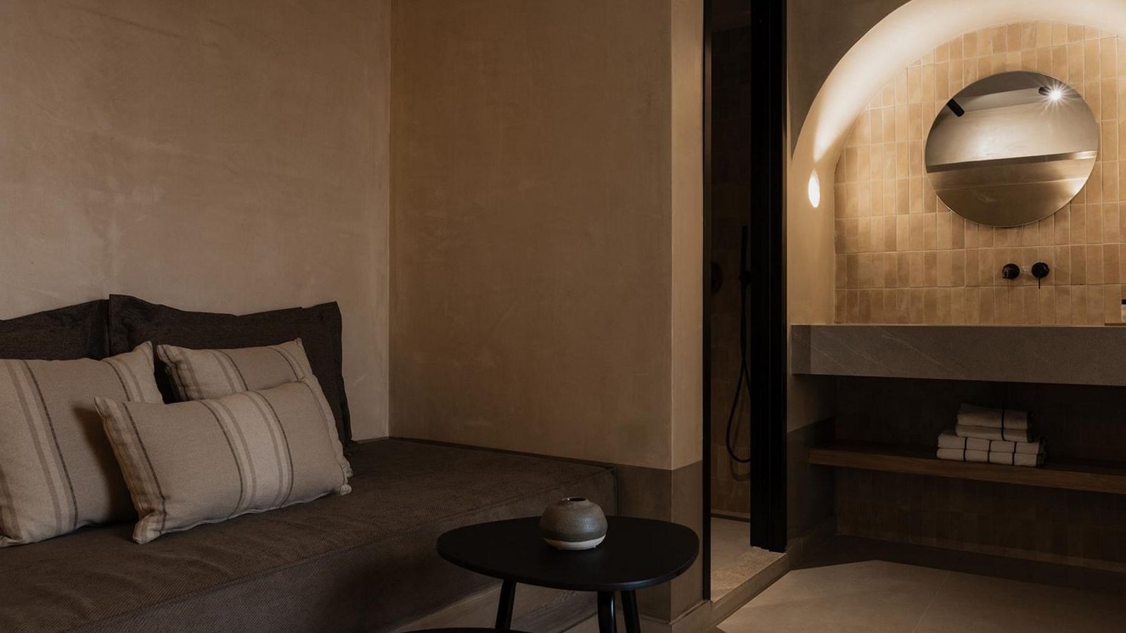 rooms-lithos-junior-suite-landview-balcony-or-terrace-annex