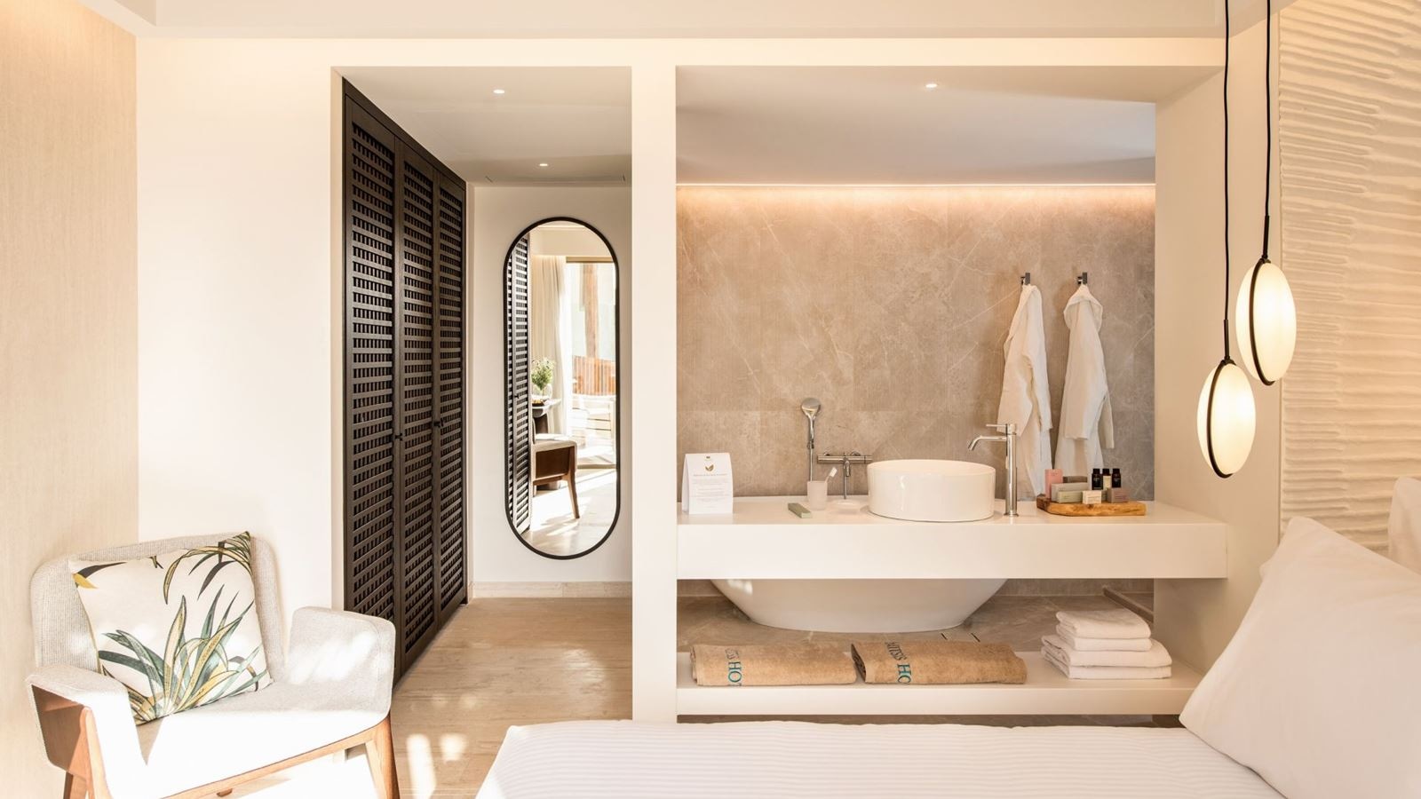 rooms-superior-bungalow-private-courtyard