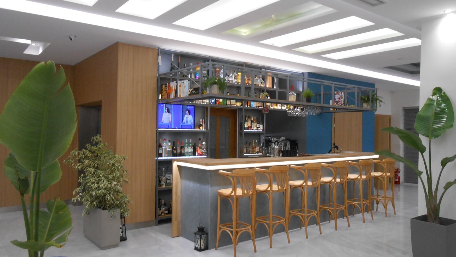 bars-main-bar