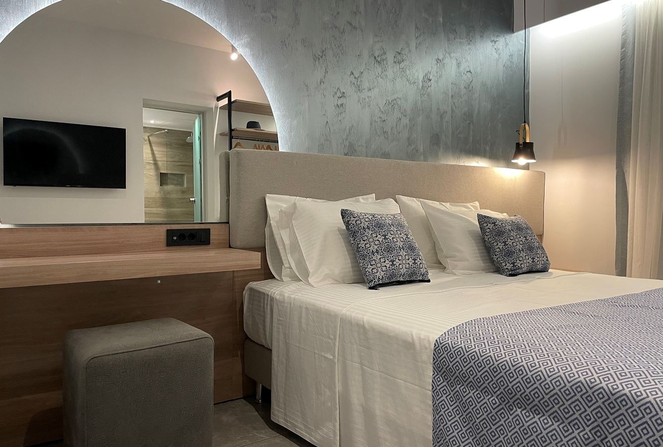 rooms-junion-suite-with-private-swimmingpool