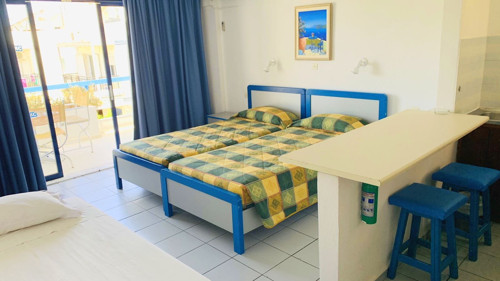 rooms-studio-city-view