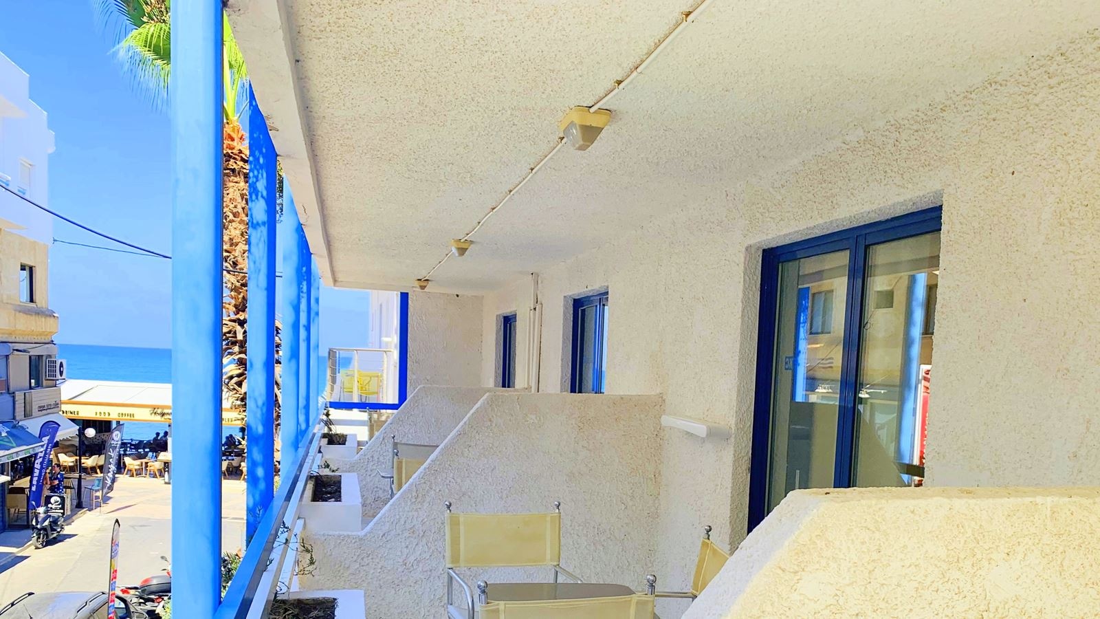 rooms-apartment-city-view