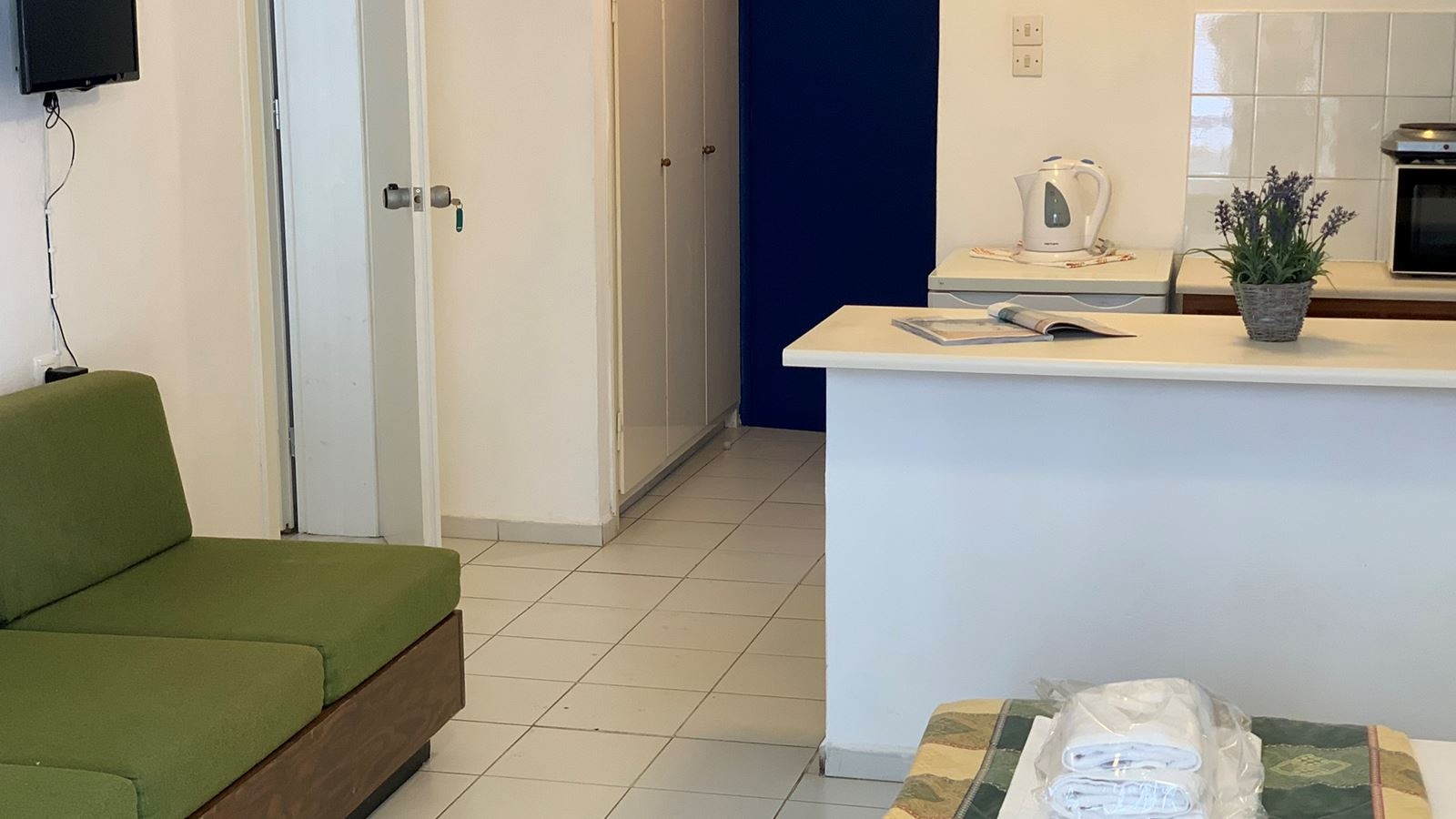 rooms-connected-studios-city-view