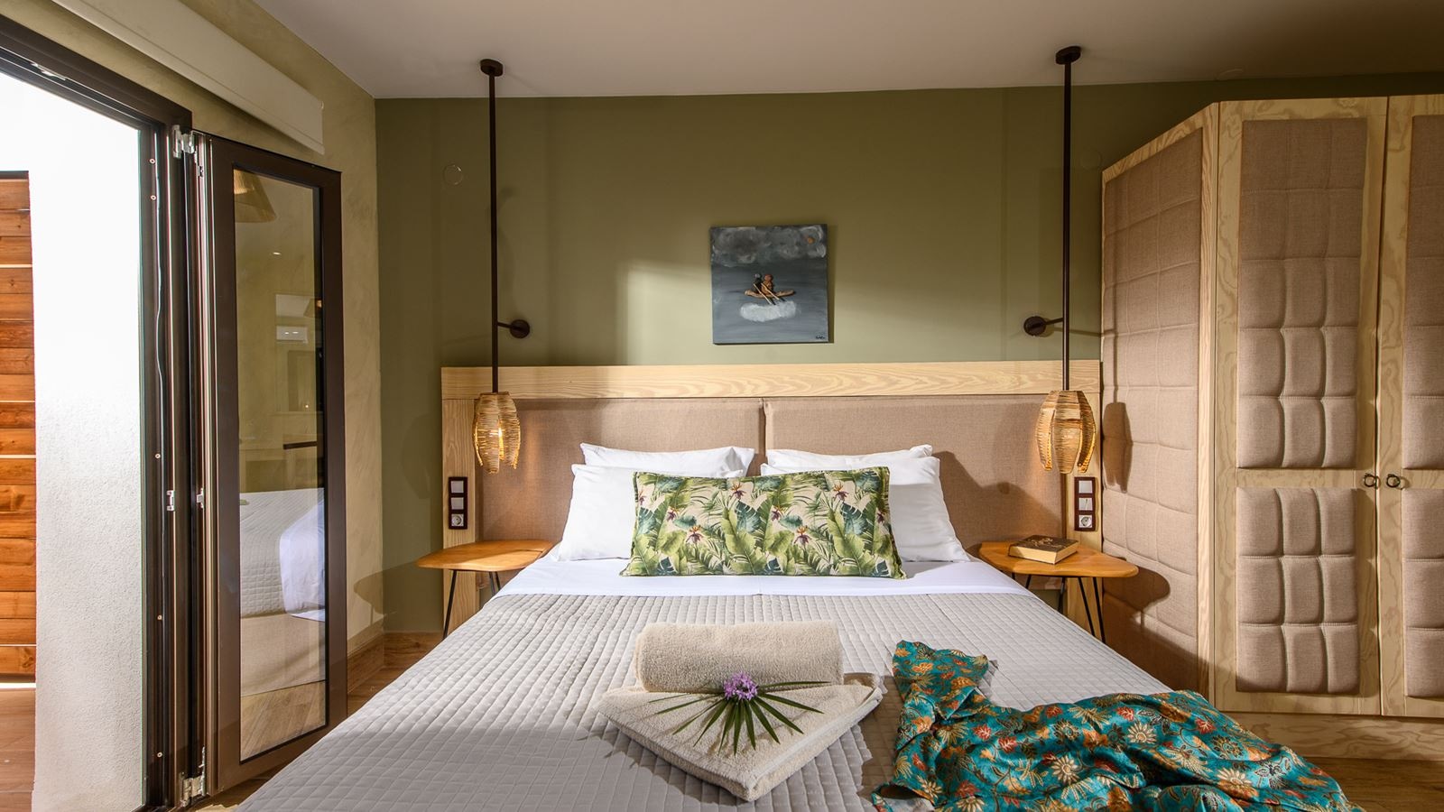 rooms-deluxe-room-inland-view
