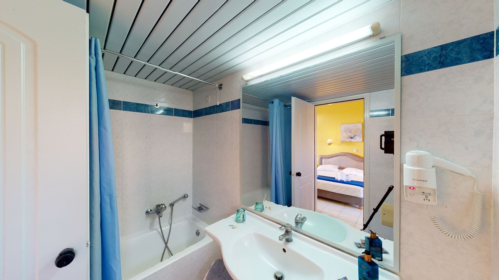 rooms-double-side-sea-view-balcony