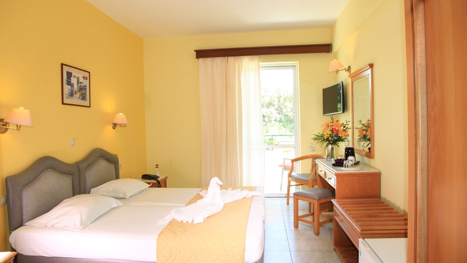 rooms-double-balcony-or-terrace-economy