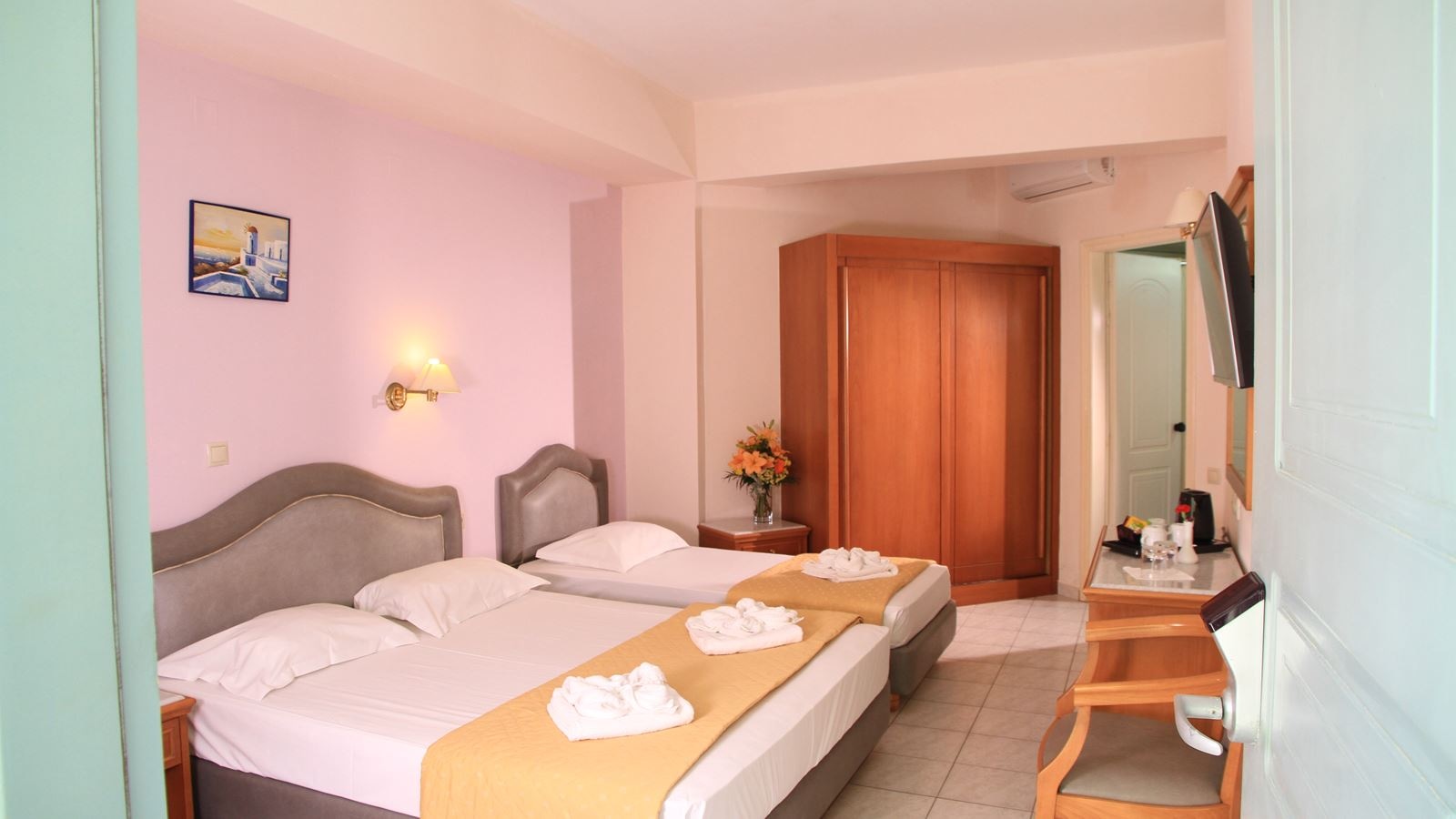 rooms-family-balcony-or-terrace-economy
