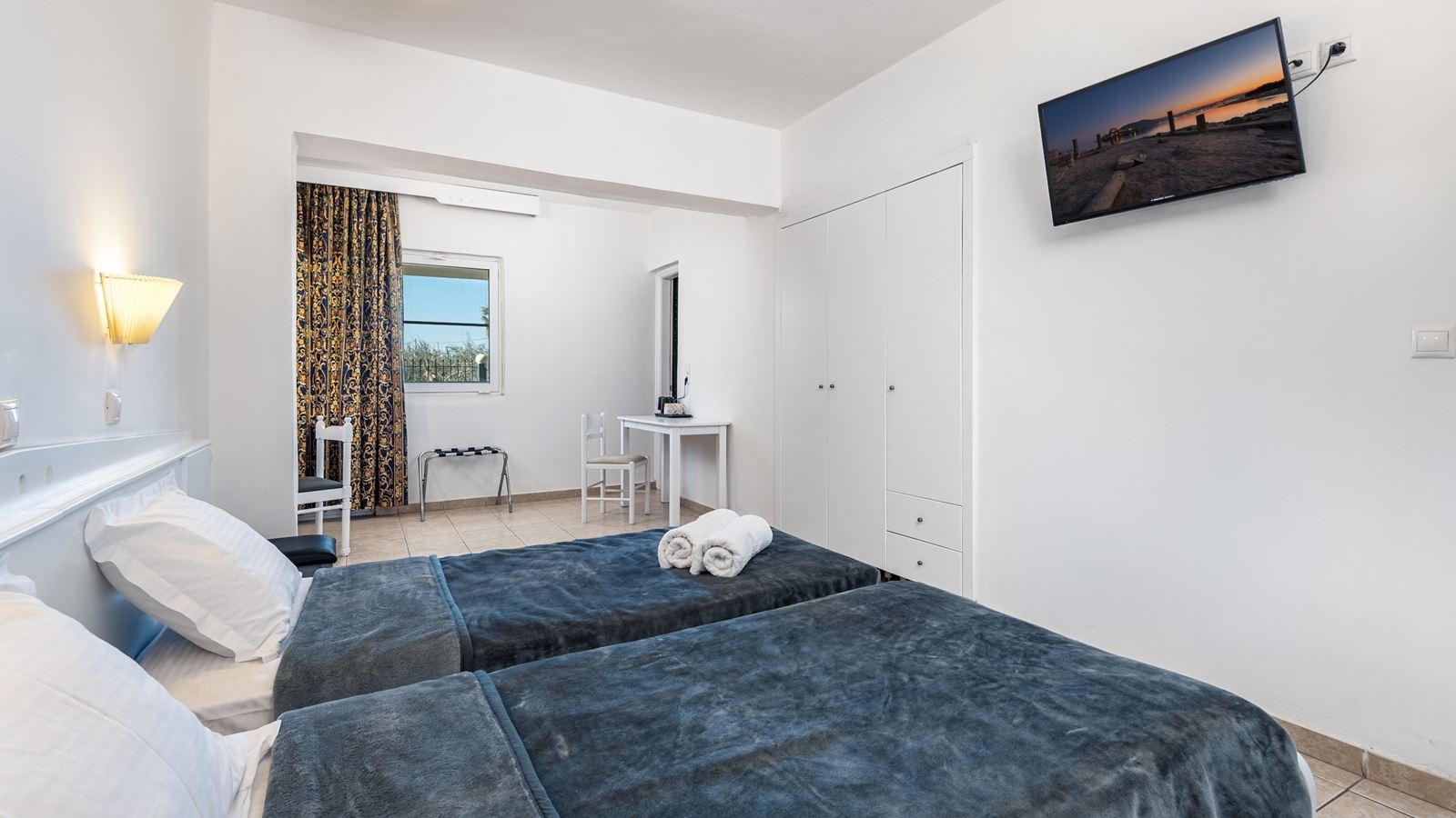 rooms-triple-room