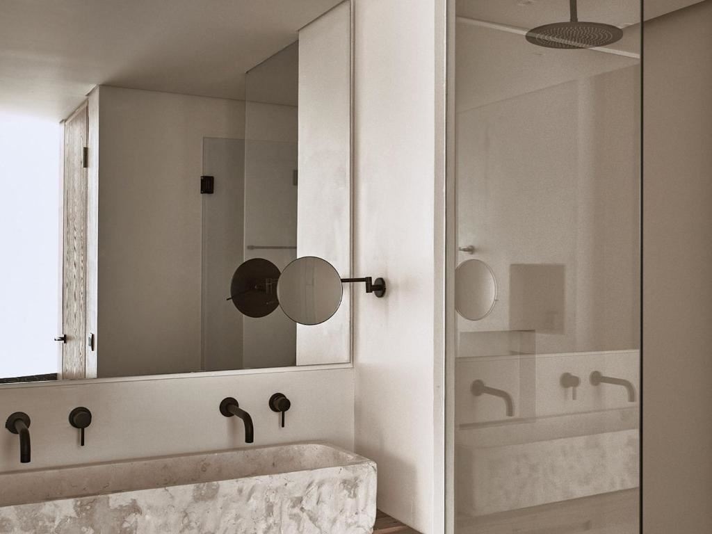 rooms-executive-suite-private-pool-sea-view