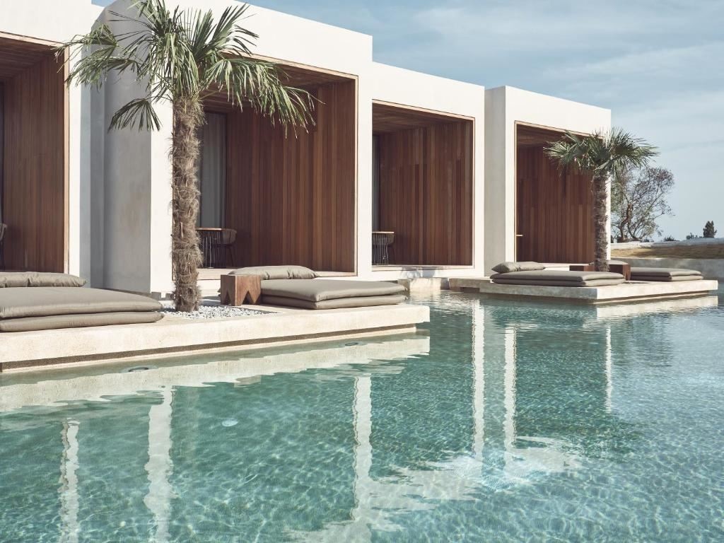 rooms-superior-water-suite-pool-view
