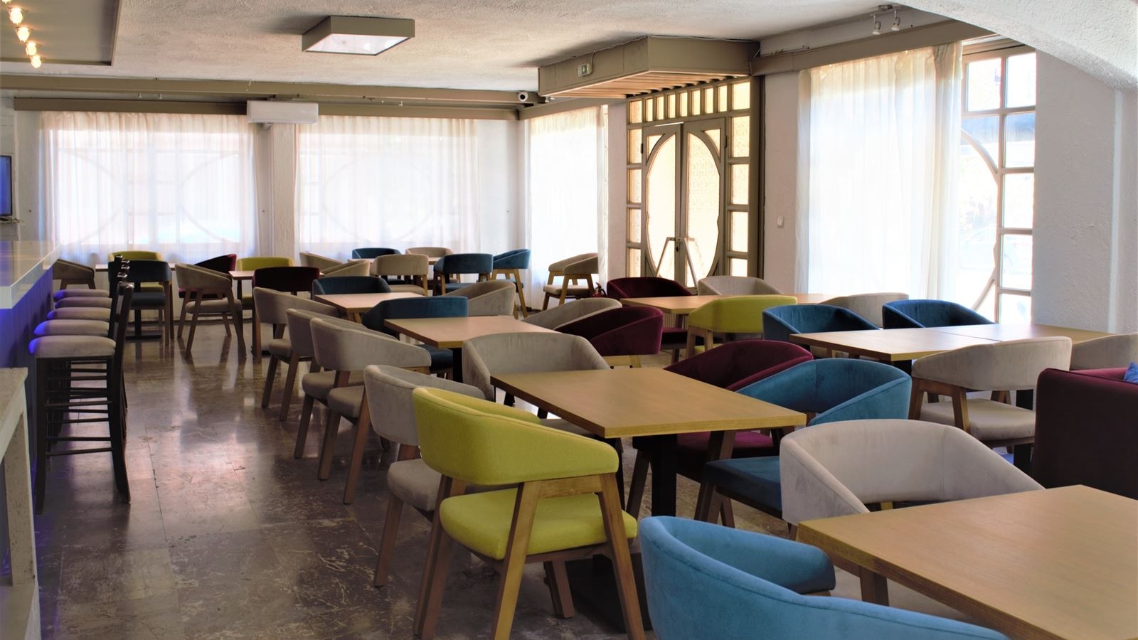 bars-main-bar