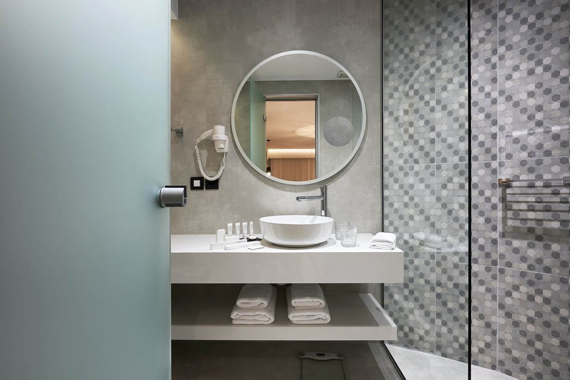 rooms-room-double-side-sea-view