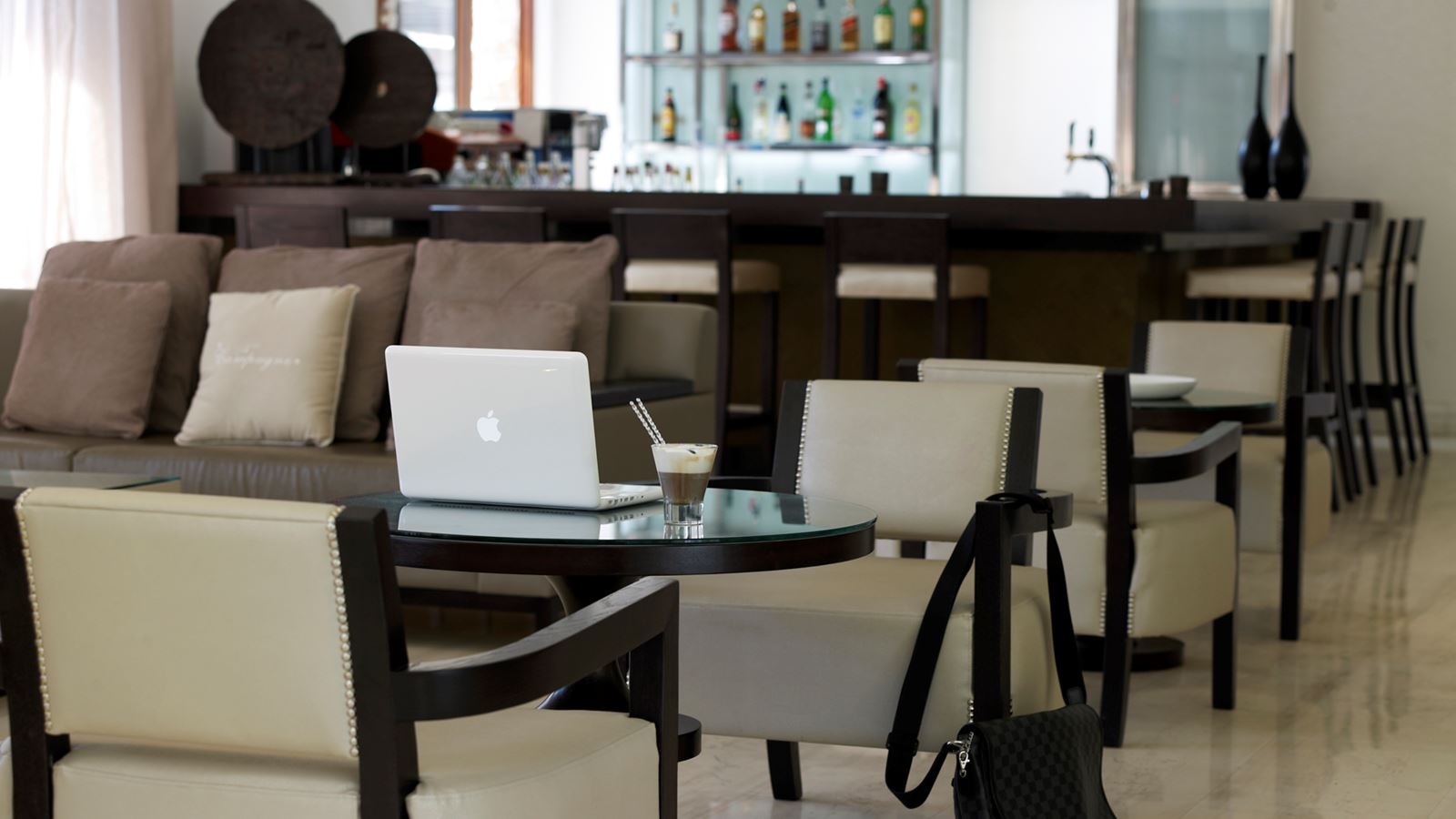 bars-atrium-bar