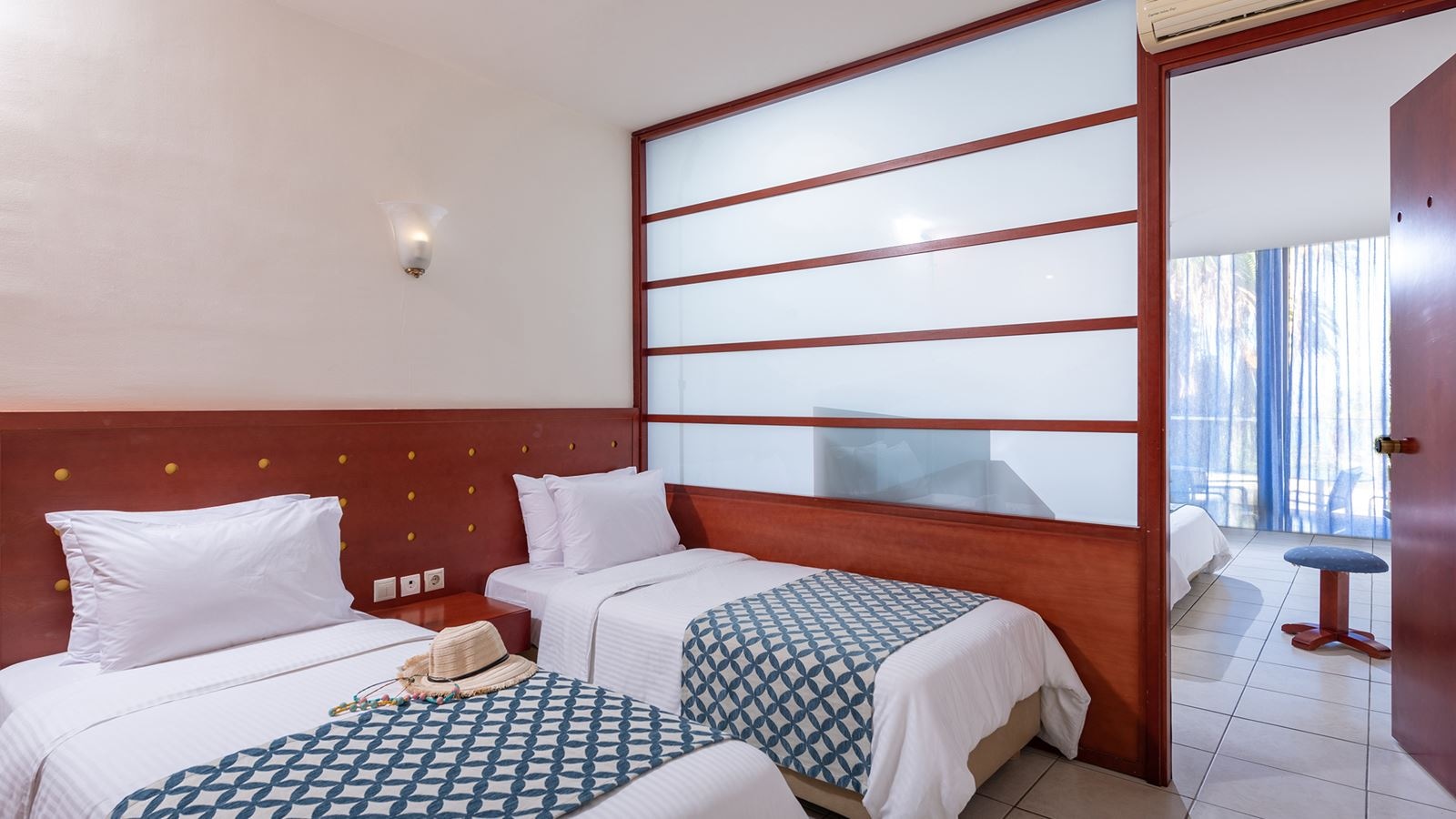 rooms-economy-family-land-view-4-pax