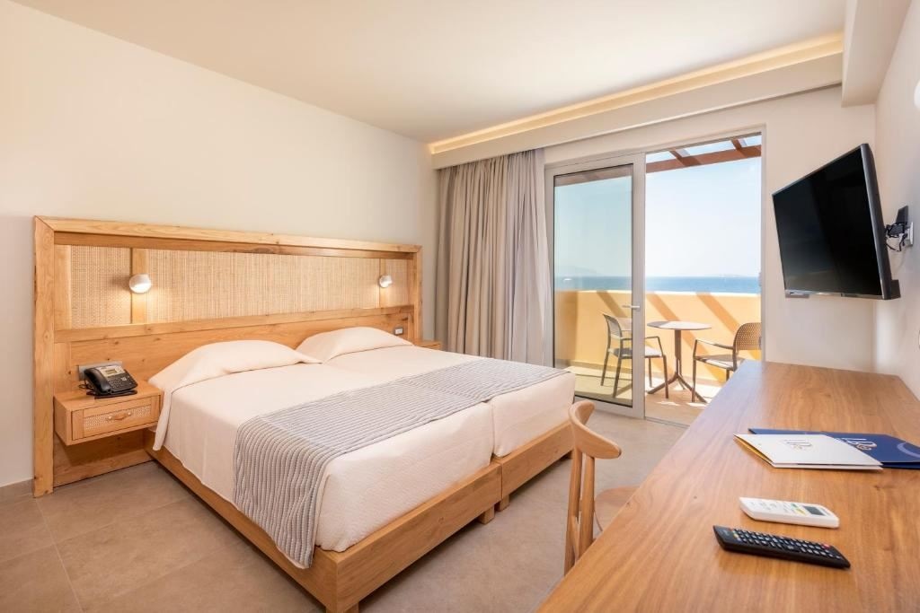 rooms-family-superior-room-sea-view-balcony-or-terrace
