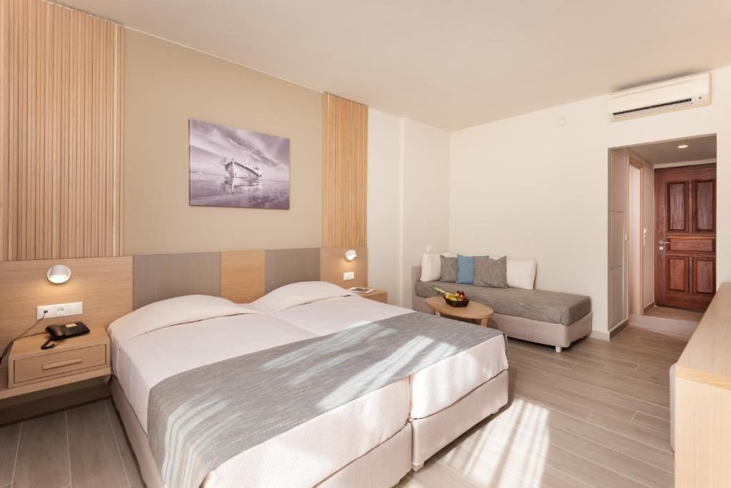 rooms-standard-single-room-ground-floor-terrace