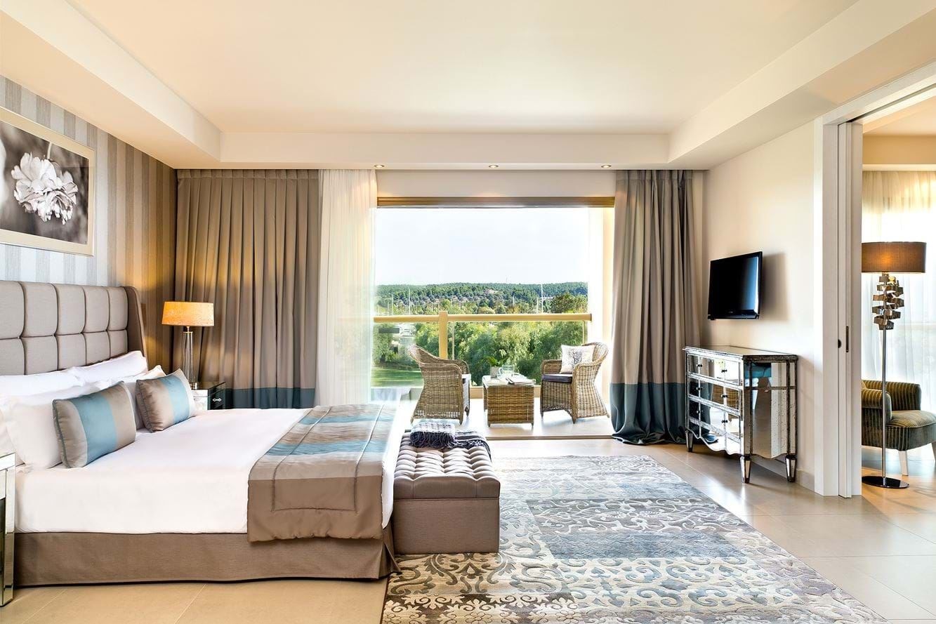 rooms-deluxe-one-bedroom-family-suite-sea-view