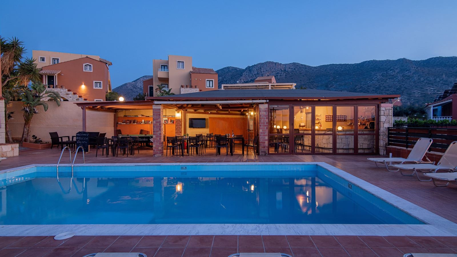 restaurants-pool--snack-bar