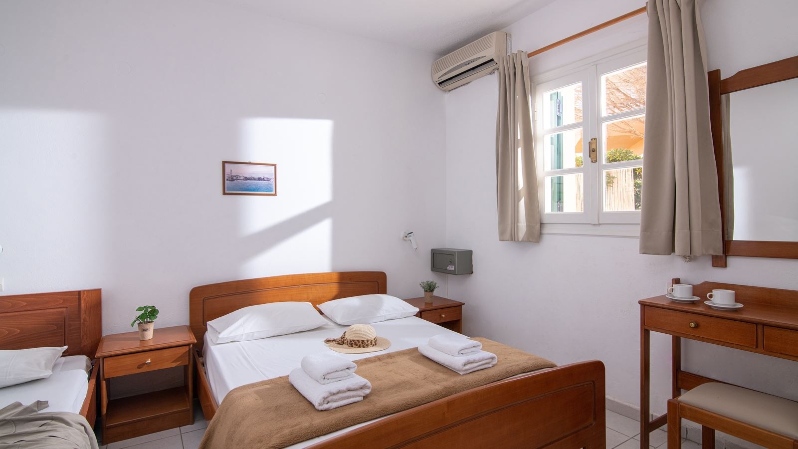rooms-one-bedroom-apartment-with-garden-or-pool-view